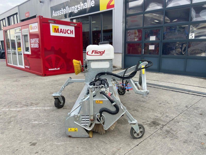 Fliegl Kehrmaschine 2300mm Dreipunkt Kat 2
