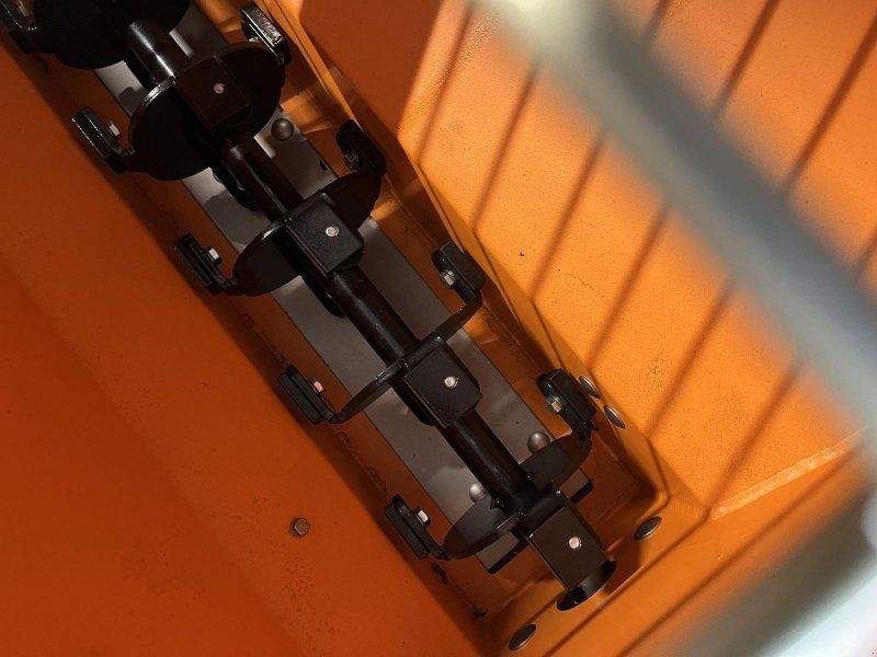 Eco Walzenstreuer XHA300 mit Dreipunkt