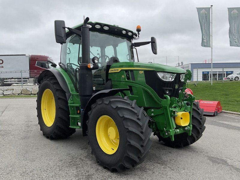 John Deere 6R 110