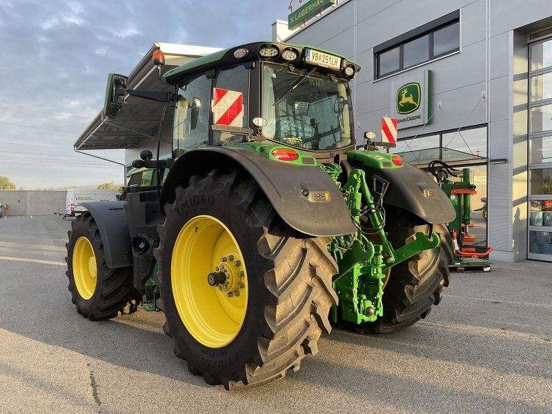 John Deere 6R 215