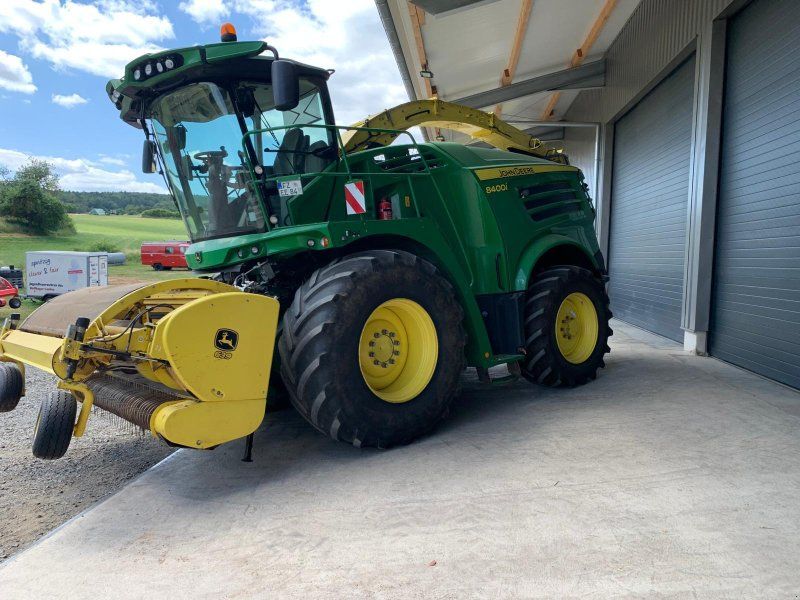 John Deere 8400i