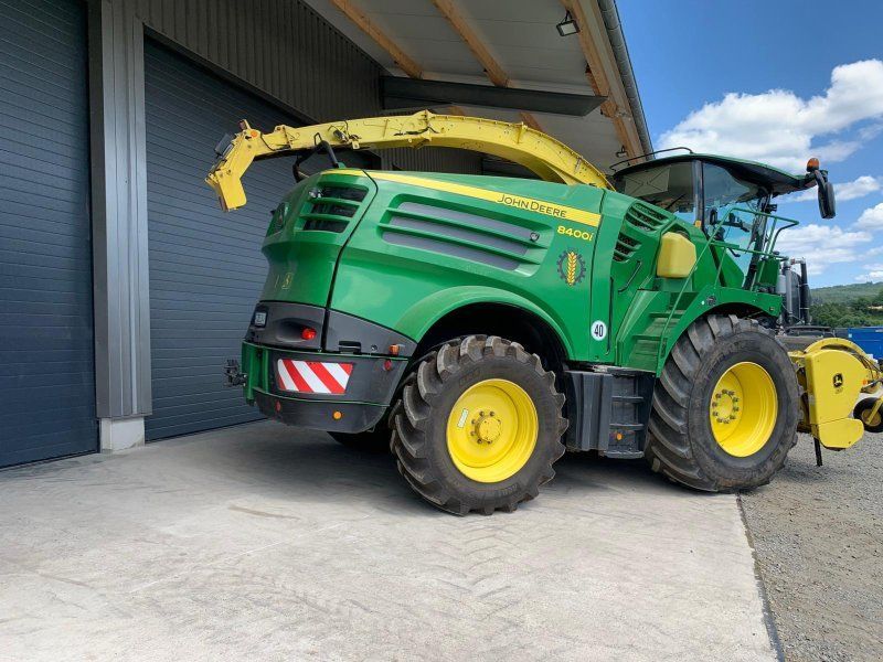 John Deere 8400i