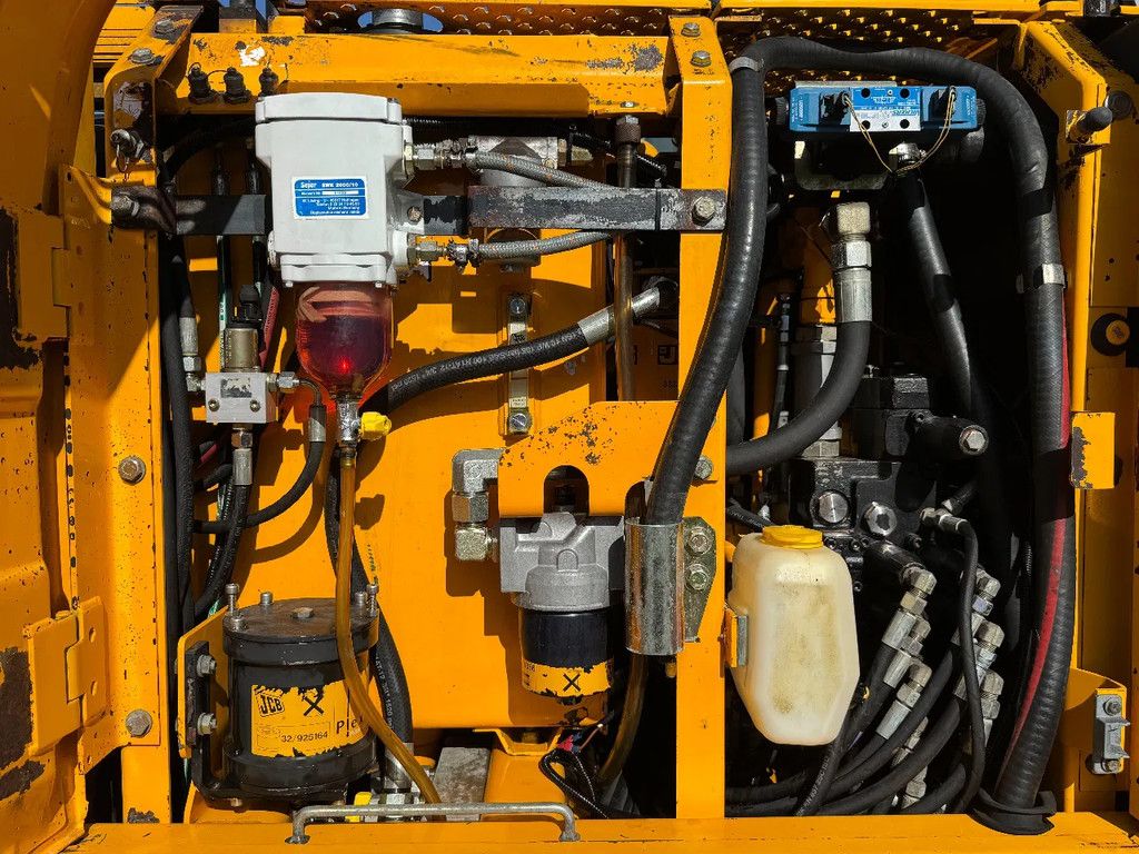 JCB JZ 140 LC