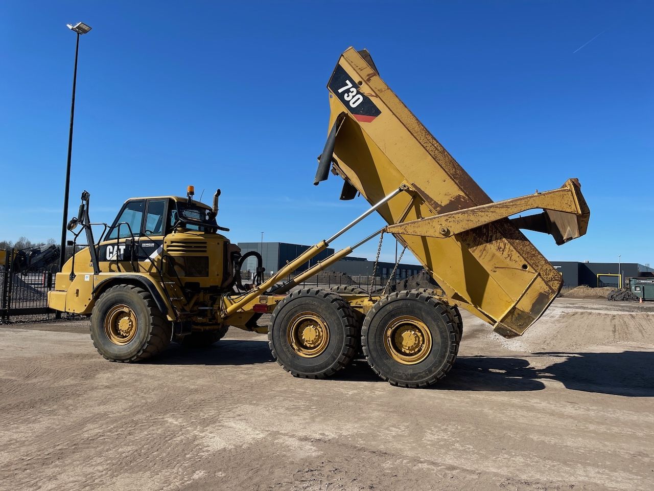 Caterpillar 730
