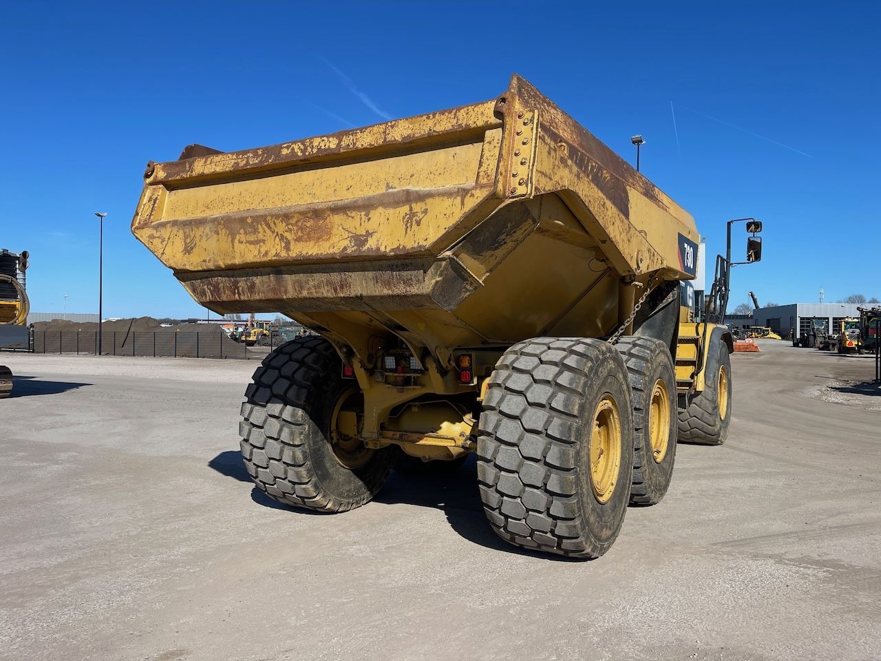 Caterpillar 730
