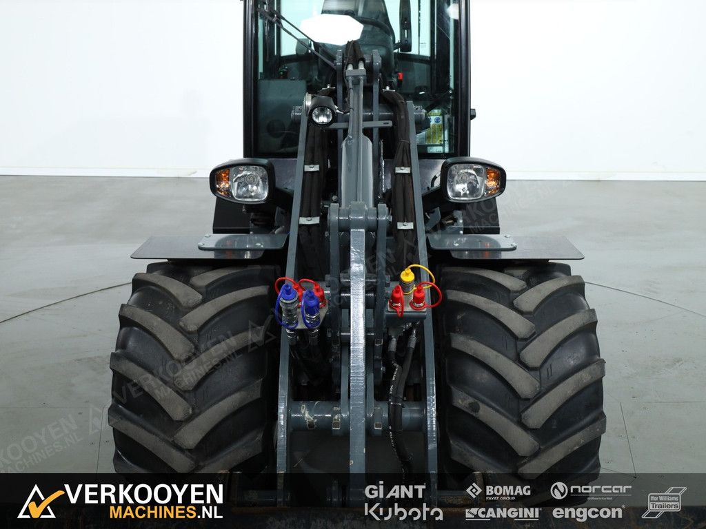 2019 Giant V452T X-tra HD VK10304