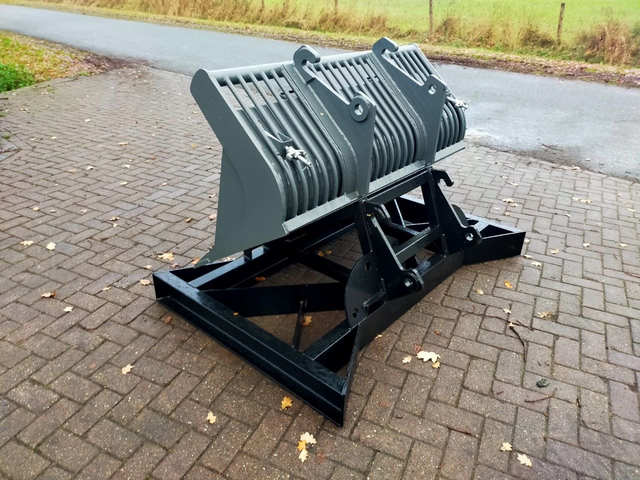 Knikmops en Giant bakken / grondbak /volumebak/ puinbak
