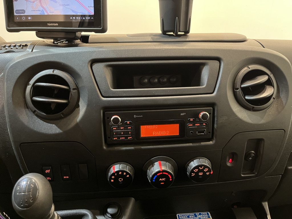 Renault Master 2.3 dCi L2H2 130 PK Servicebus / Aluca Inrichting / Euro 6 / Luchtvering / 220V. / Trekhaak / Airco / Cruise Control / Camera / 90.400 KM !!