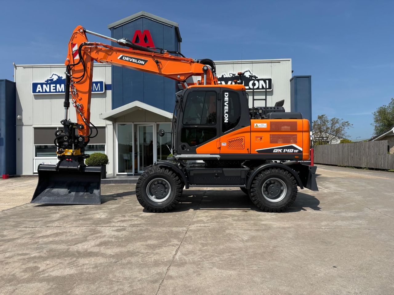 Develon DX140W-7