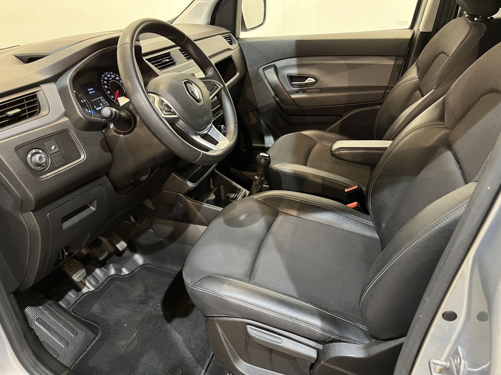 Renault Express 1.5 dCi 95 Comfort + / Euro 6 / Airco / Cruise Control / CarPlay / Trekhaak / Camera / Navigatie / 17