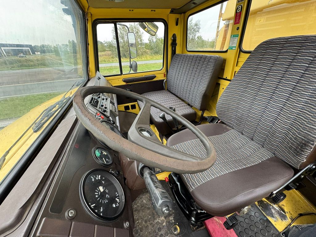 MercedesBenz Unimog 427/11 4x4