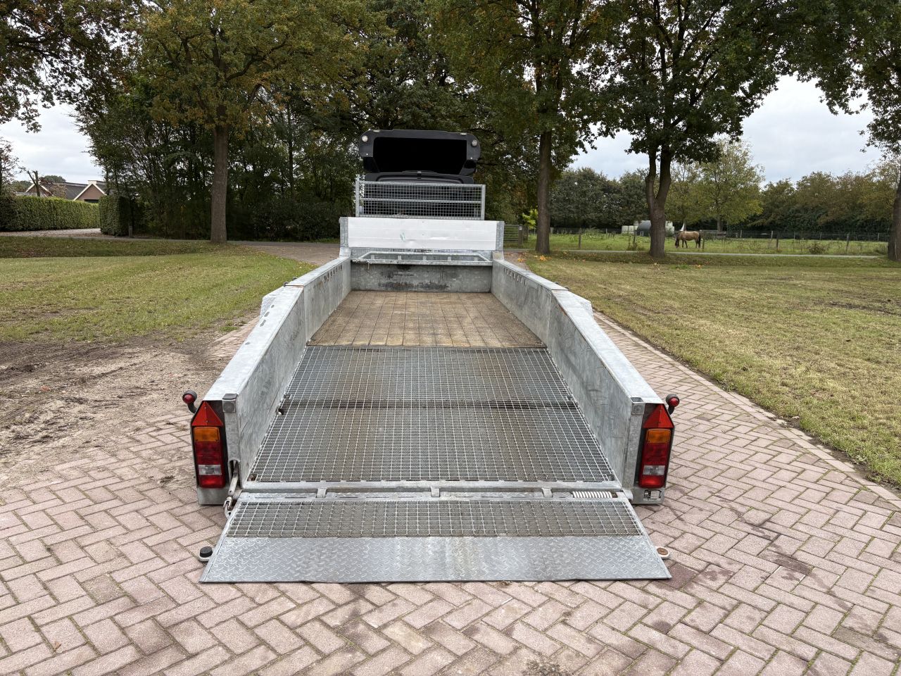 Be trekker Iveco Daily 50C17 jeep-as - semi kuip met knikvloer