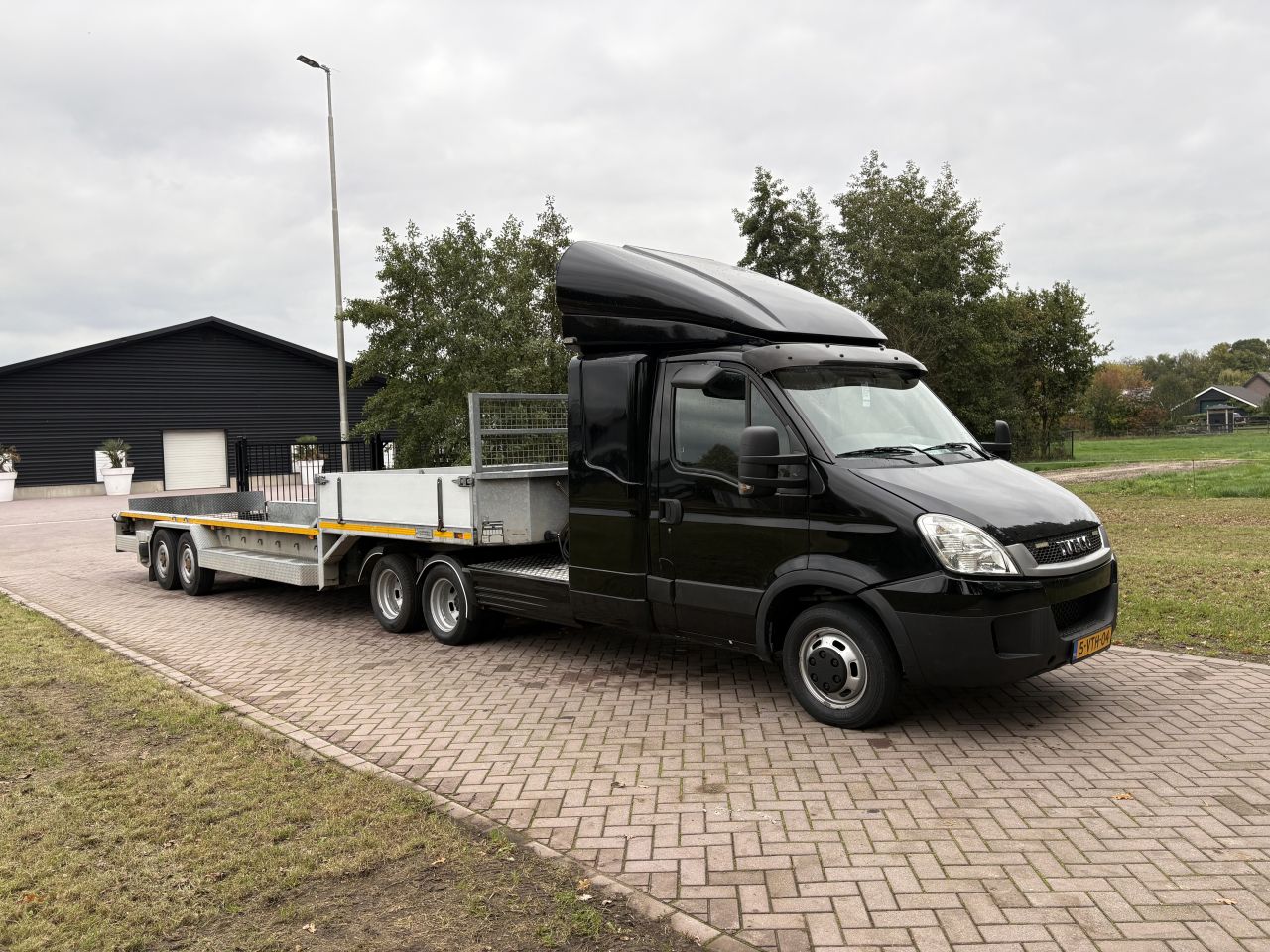 Be trekker Iveco Daily 50C17 jeep-as - semi kuip met knikvloer