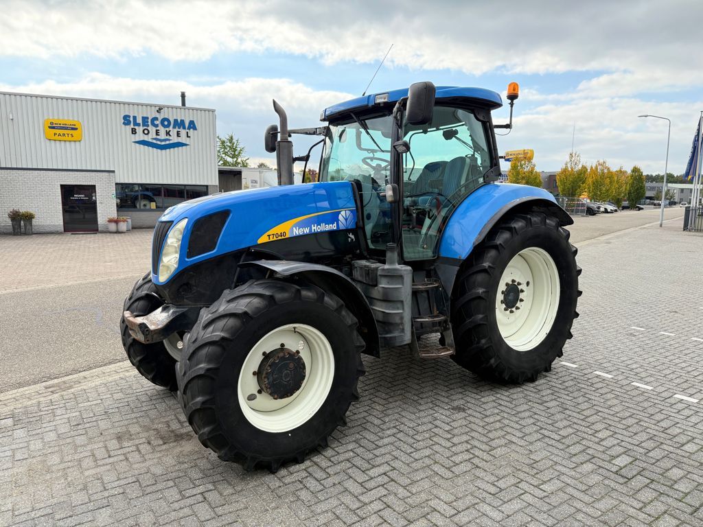New Holland T7040 Power Command
