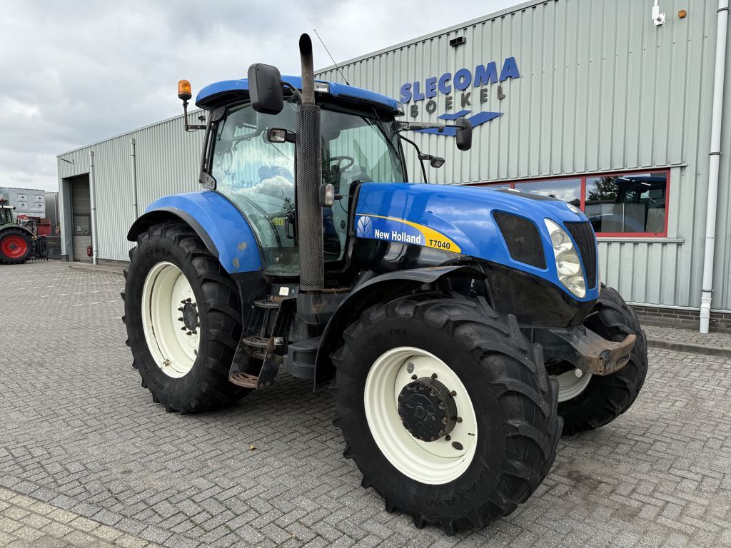 New Holland T7040 Power Command