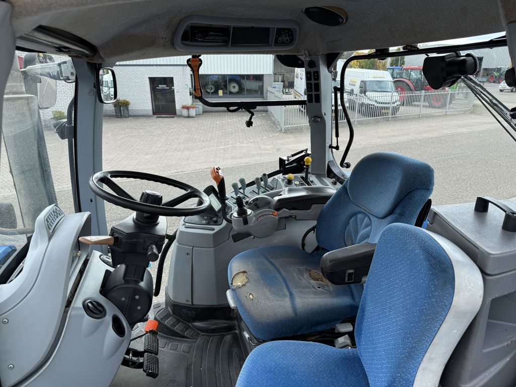 New Holland T7040 Power Command