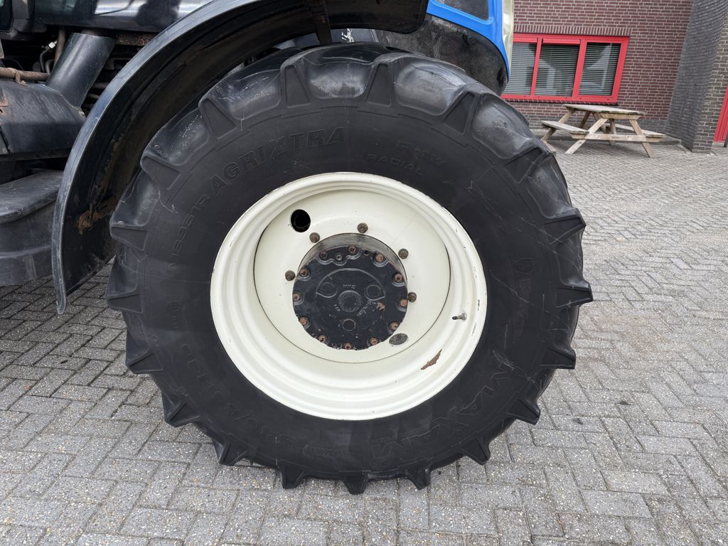 New Holland T7040 Power Command