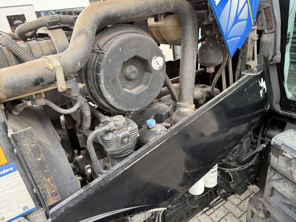 New Holland T7040 Power Command