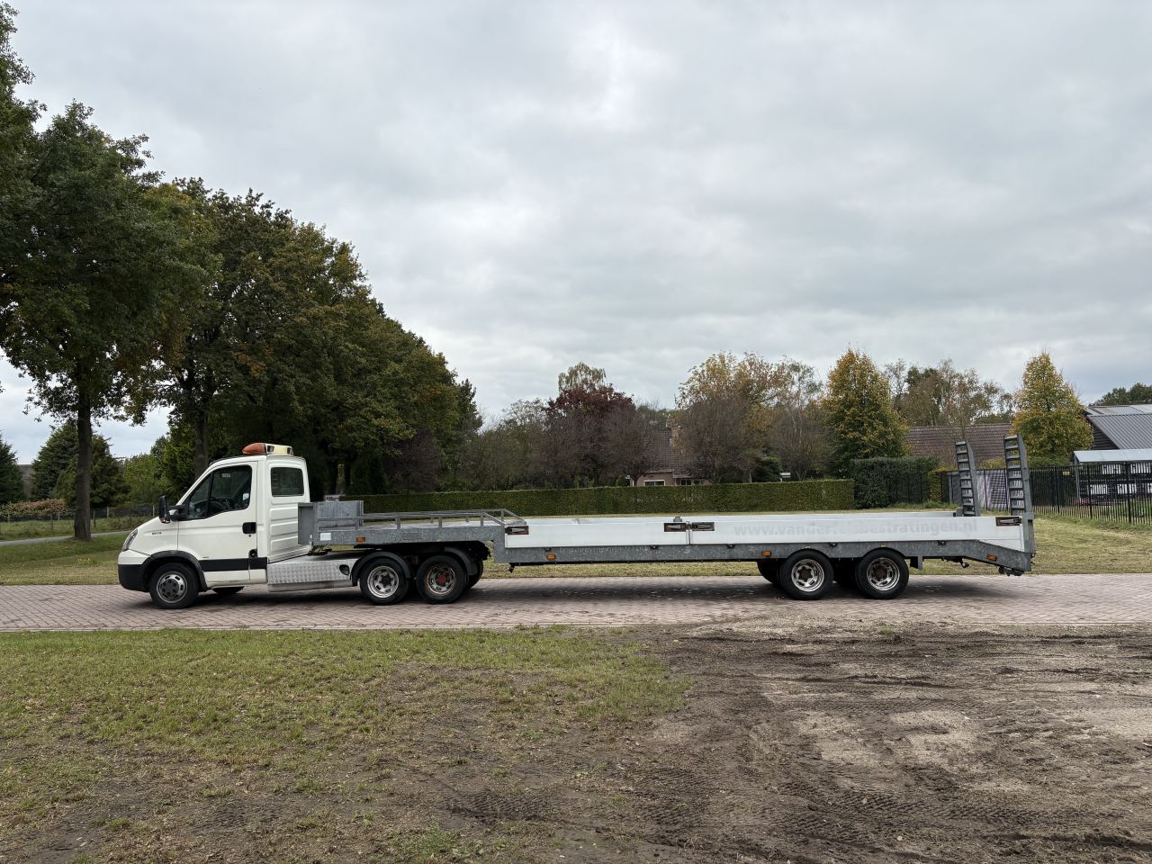 Be trekker Iveco Daily 35C18 jeep-as - be oplegger jeeb-as semi