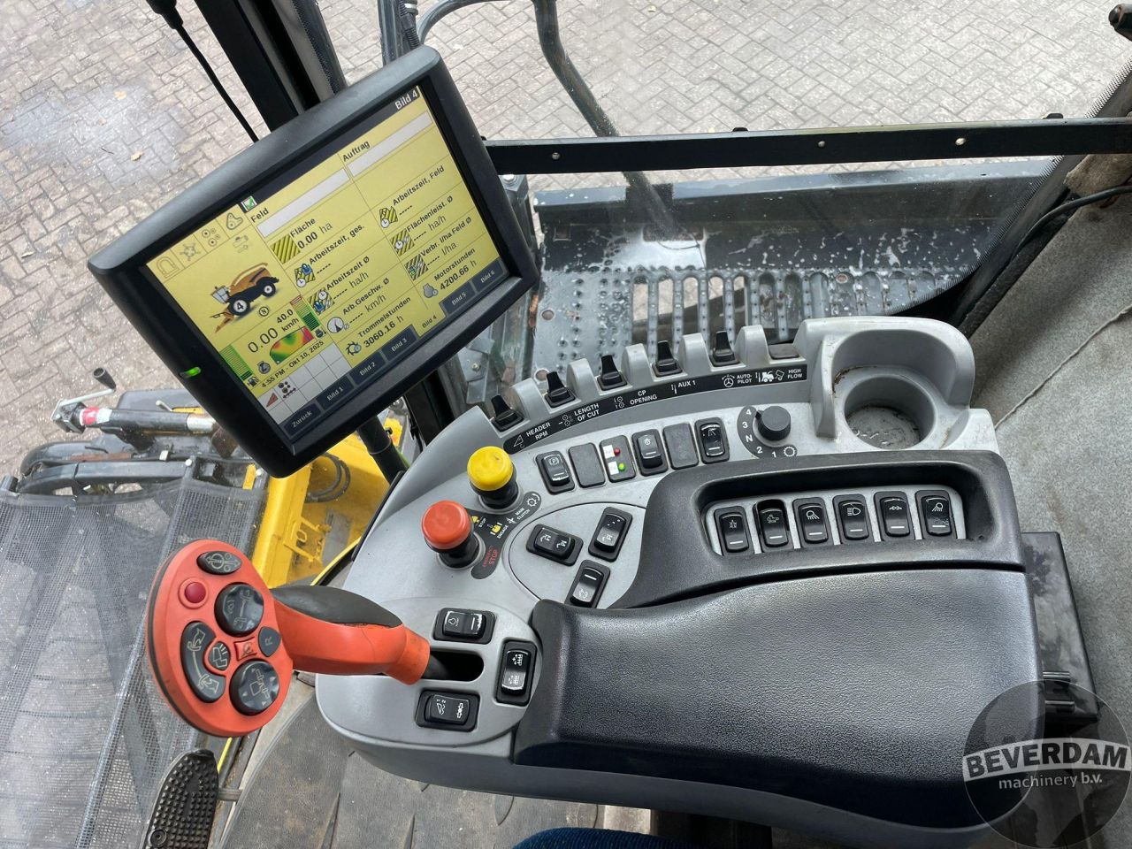 New Holland FR9090