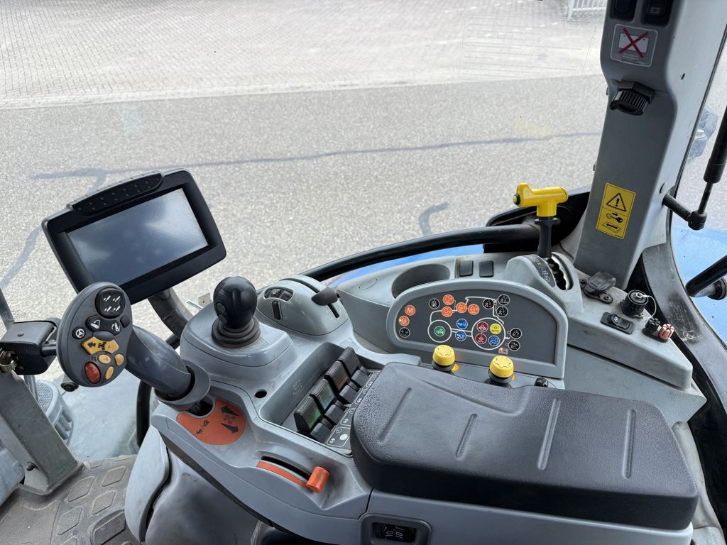 New Holland T7.210 Auto Command