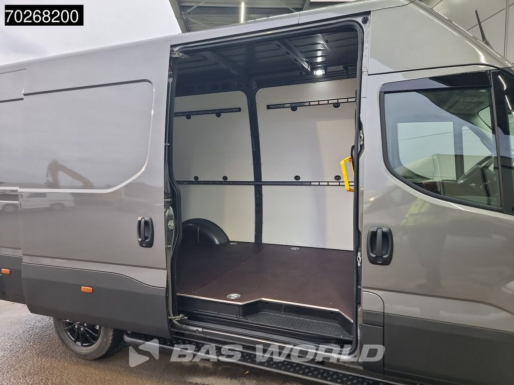 Iveco Daily 35S21 Automaat 2025model Black Edition L2H2 Trekhaak ACC LED CarPlay Camera 12m3 Airco Trekhaak