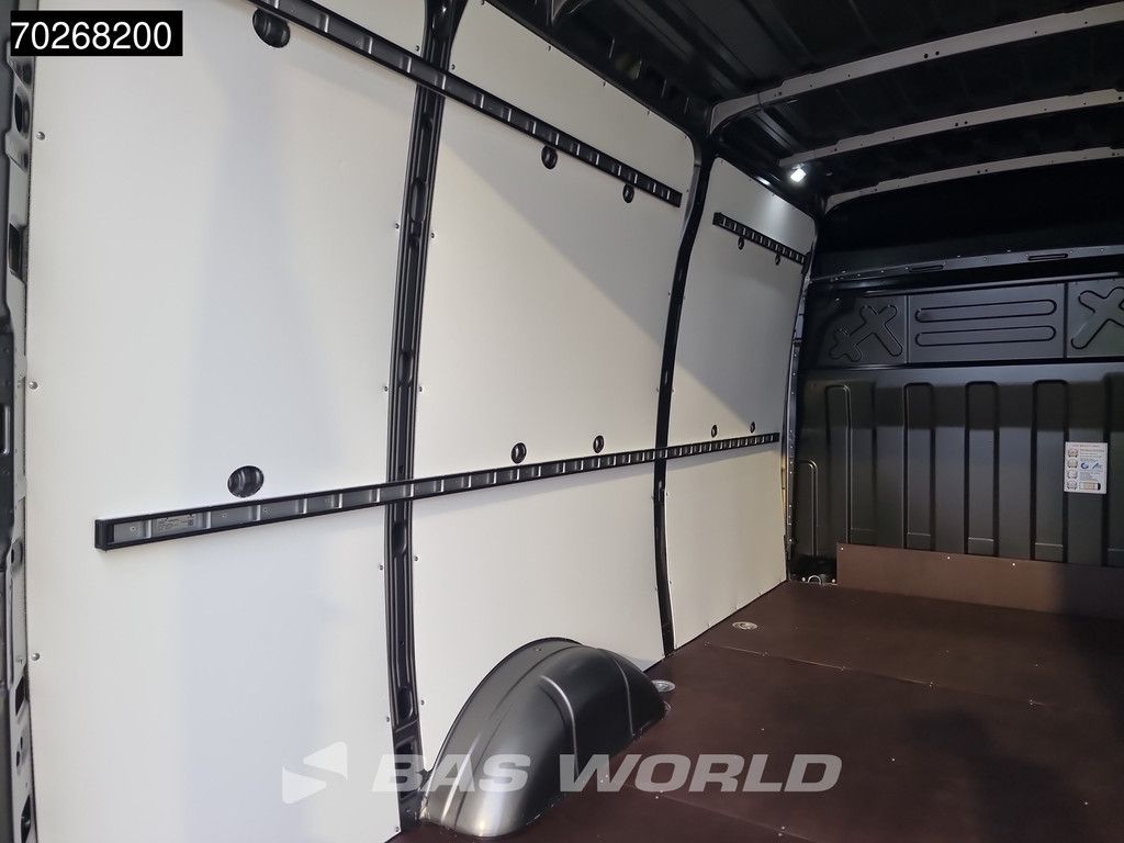 Iveco Daily 35S21 Automaat 2025model Black Edition L2H2 Trekhaak ACC LED CarPlay Camera 12m3 Airco Trekhaak