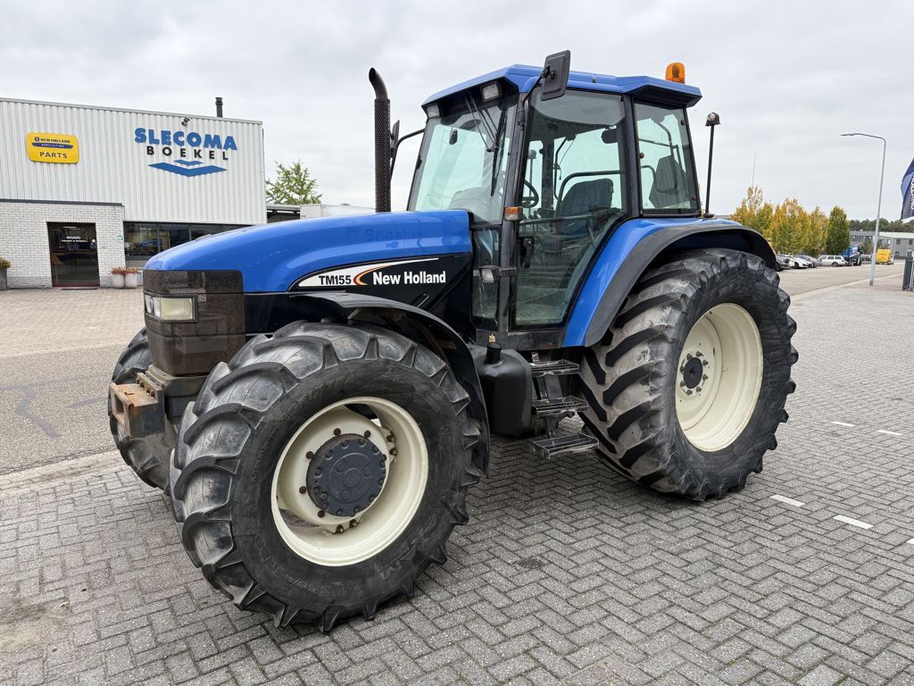 New Holland 8360 Range Command
