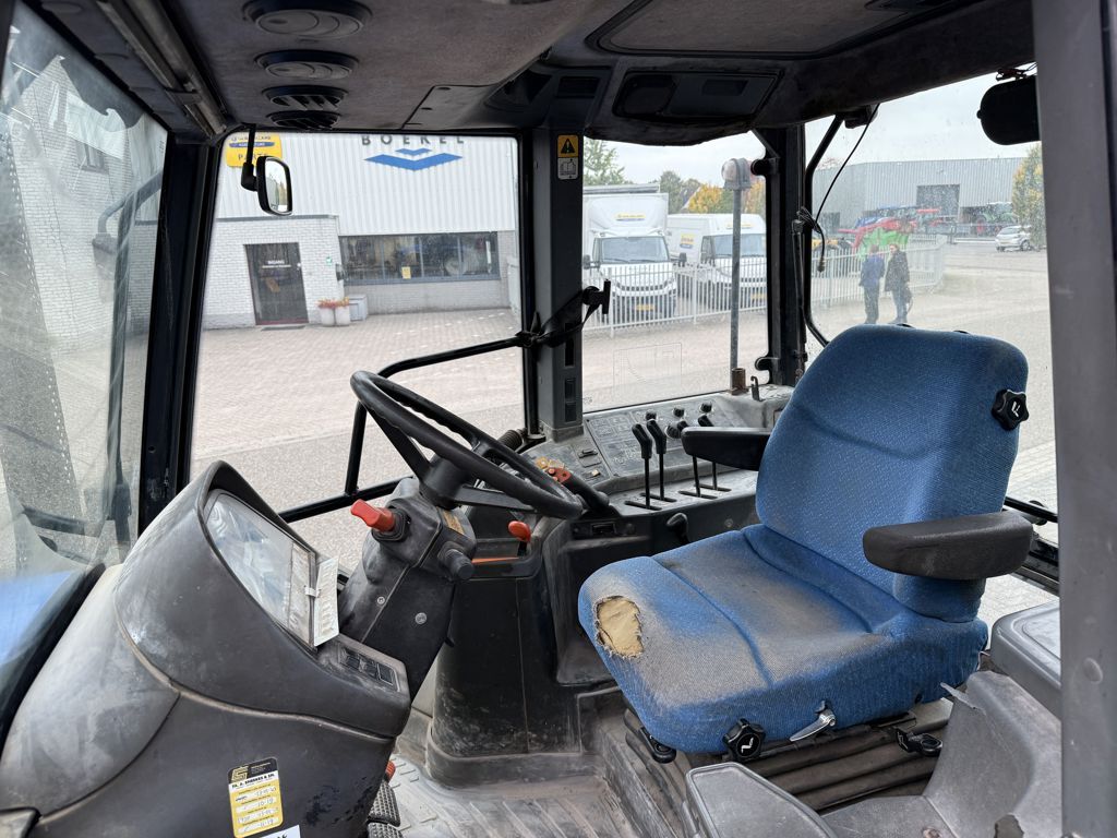 New Holland 8360 Range Command