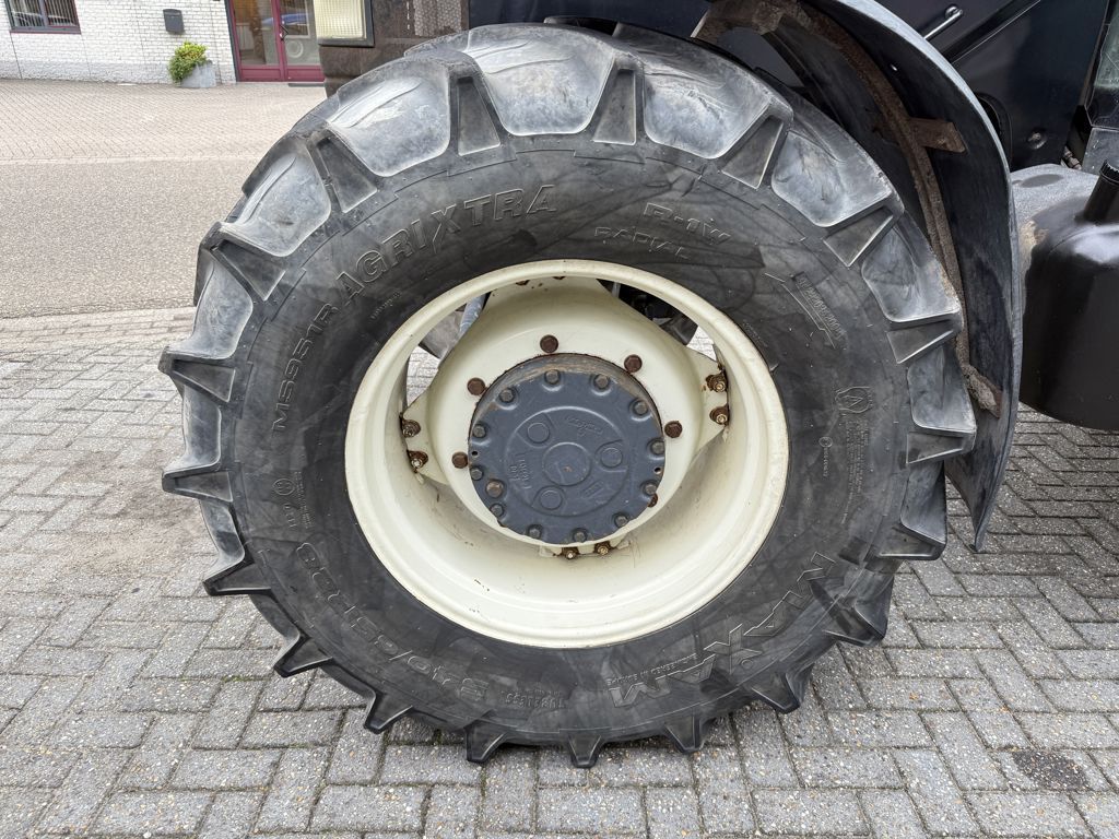 New Holland 8360 Range Command