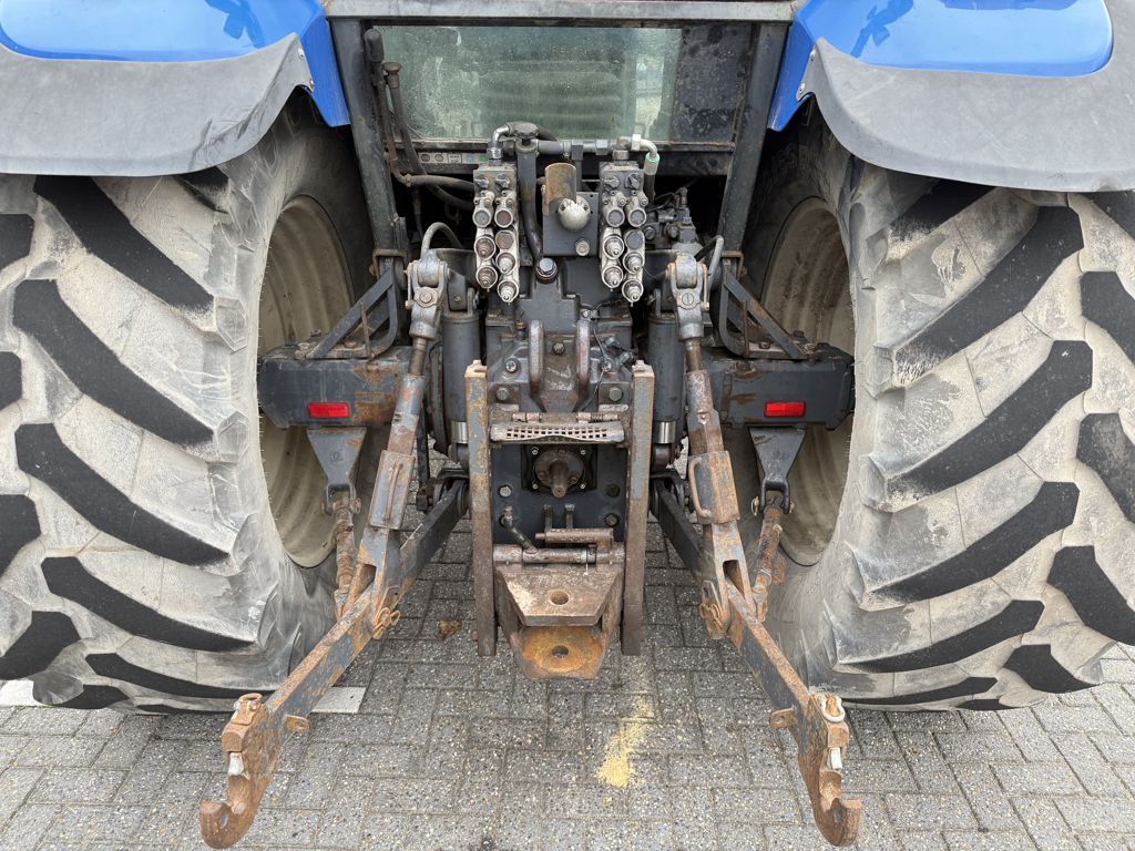 New Holland 8360 Range Command