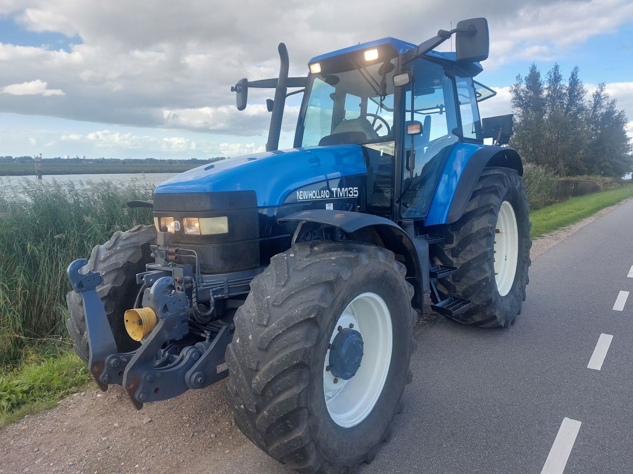 New Holland TM135