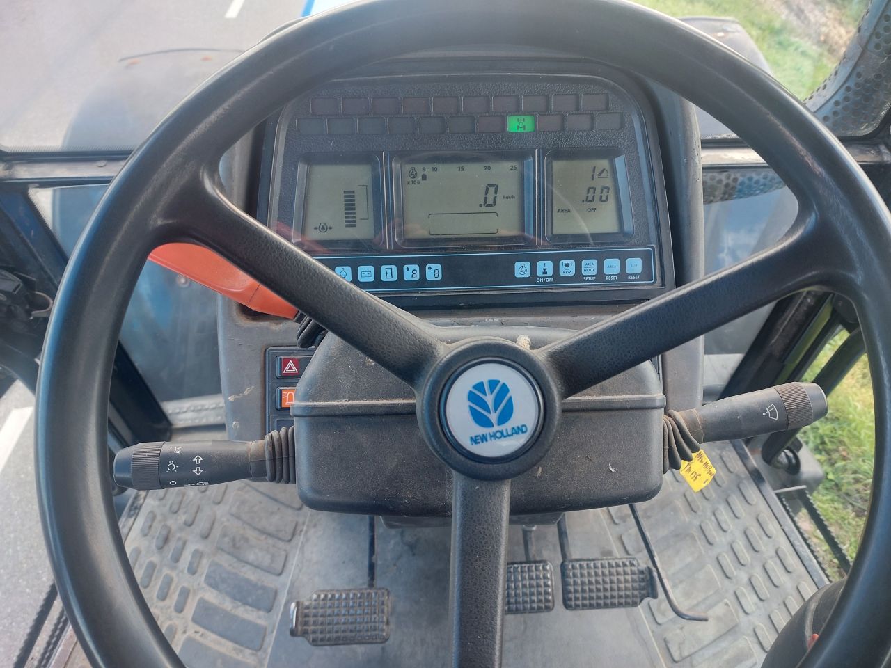 New Holland TM135