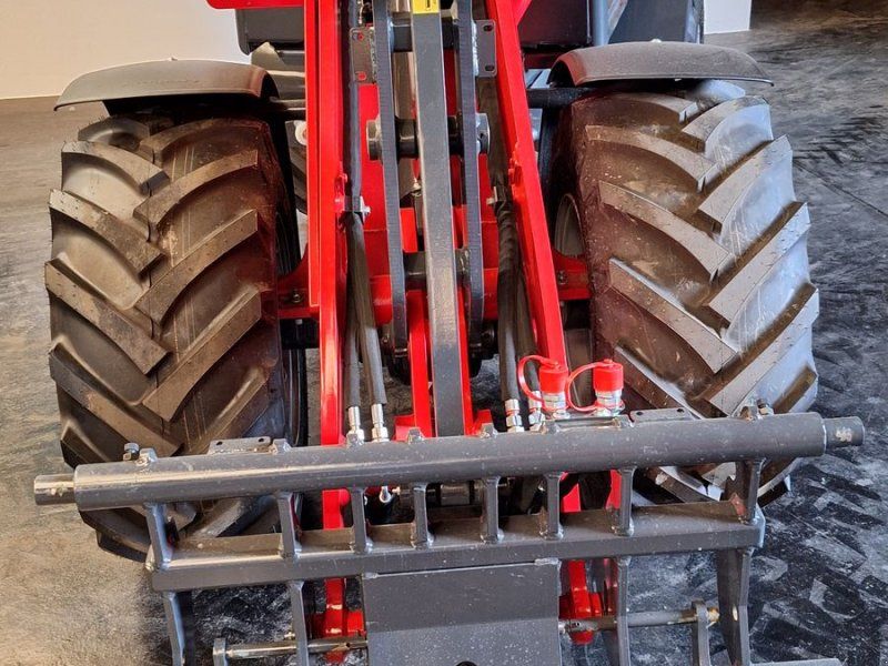 Schäffer 3650 mit Kabine