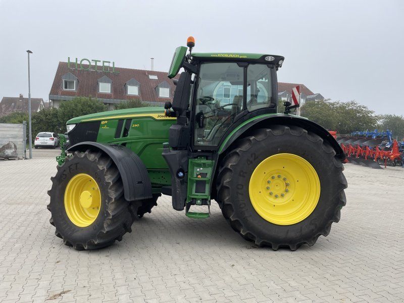 John Deere 6R 230