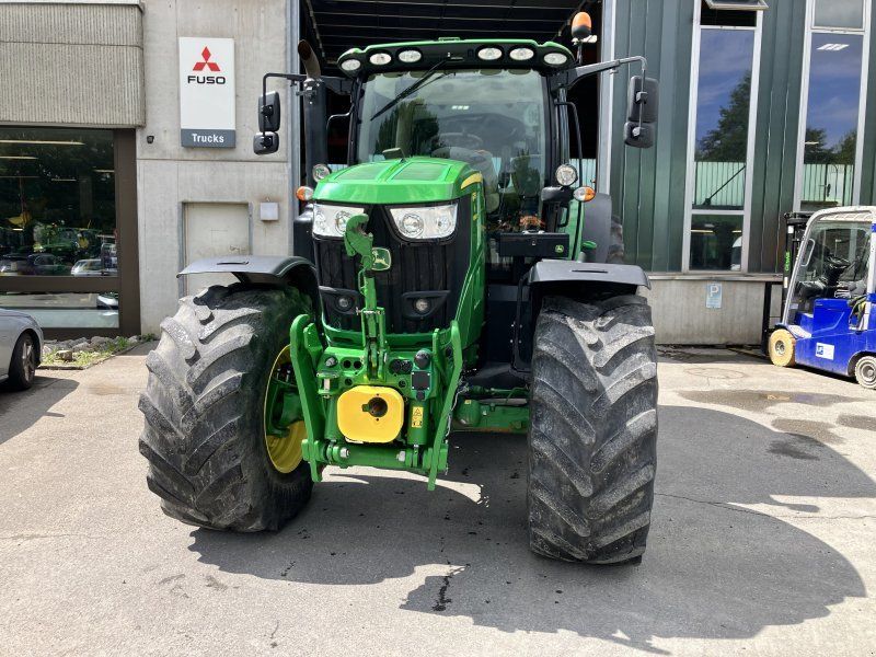 John Deere 6215R