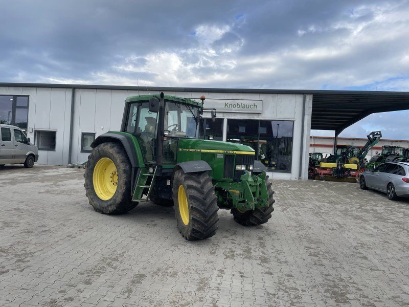 John Deere 6910S