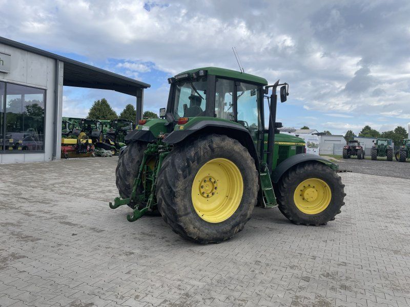 John Deere 6910S