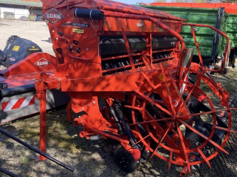Kuhn Integra 3003
