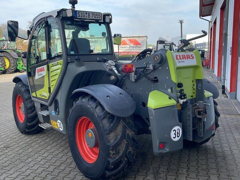 Claas Scorpion 7055