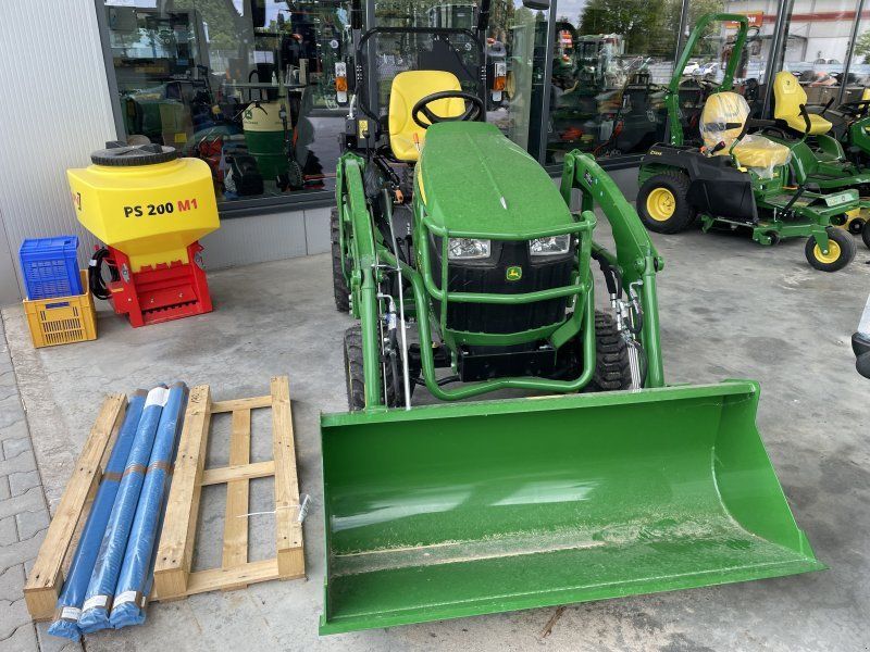 John Deere 1026R