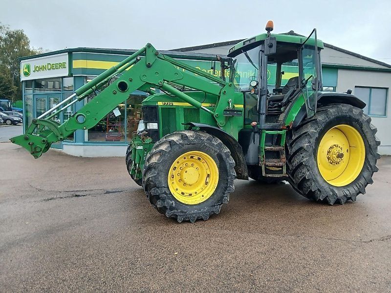 John Deere 7710