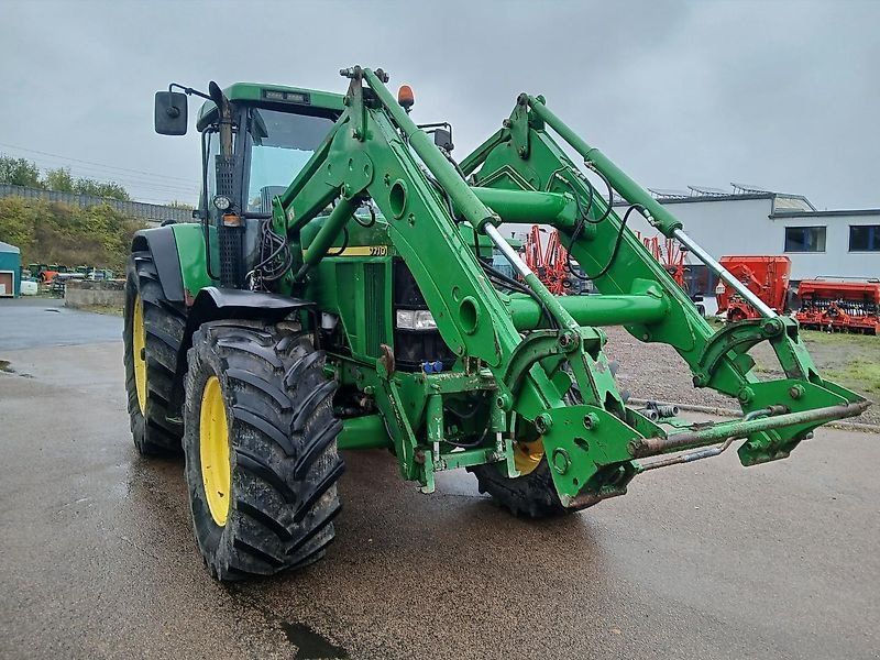John Deere 7710