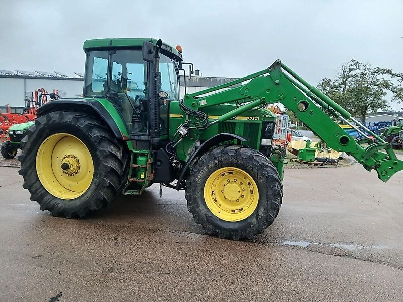 John Deere 7710