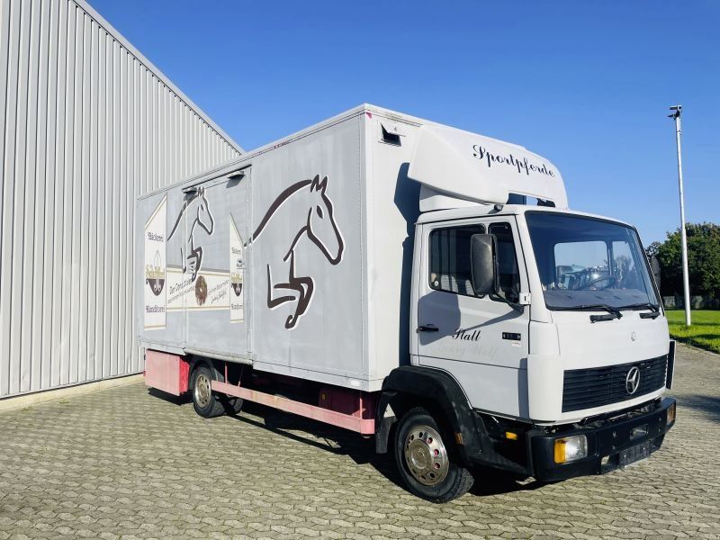 Mercedes-Benz 814 Pferdeer