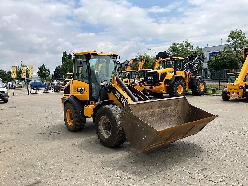 JCB 409