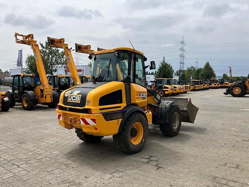JCB 409