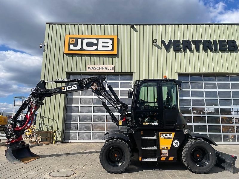 JCB Hydradig 110W Black Edition