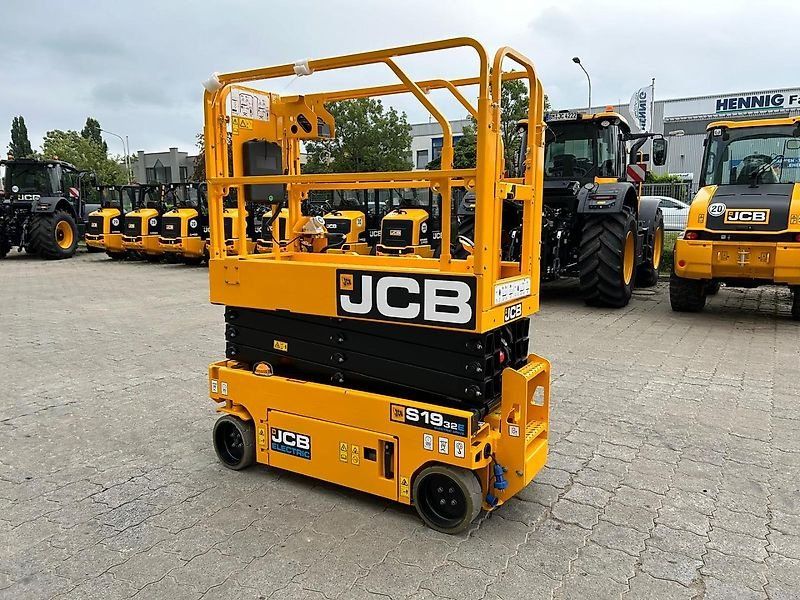 JCB S1932E