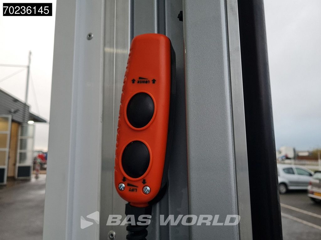 Iveco Daily 35C18 3.0L Automaat 1000KG Laadklep Zijdeur Dubbellucht 2025-Model Bakwagen ACC Airco Cruise Navi D'Hollandia Euro6 Meubelbak Koffer Bakwagen 21m3 Klima